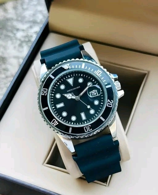 Luxury Men's Analog Silicone Strap Watch