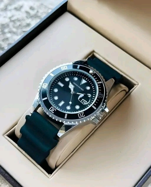 Luxury Men's Analog Silicone Strap Watch